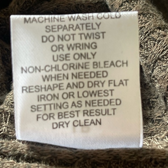 Sweet Romeo NWOT Lightweight Sweater Size Large Petite - Picture 5 of 12